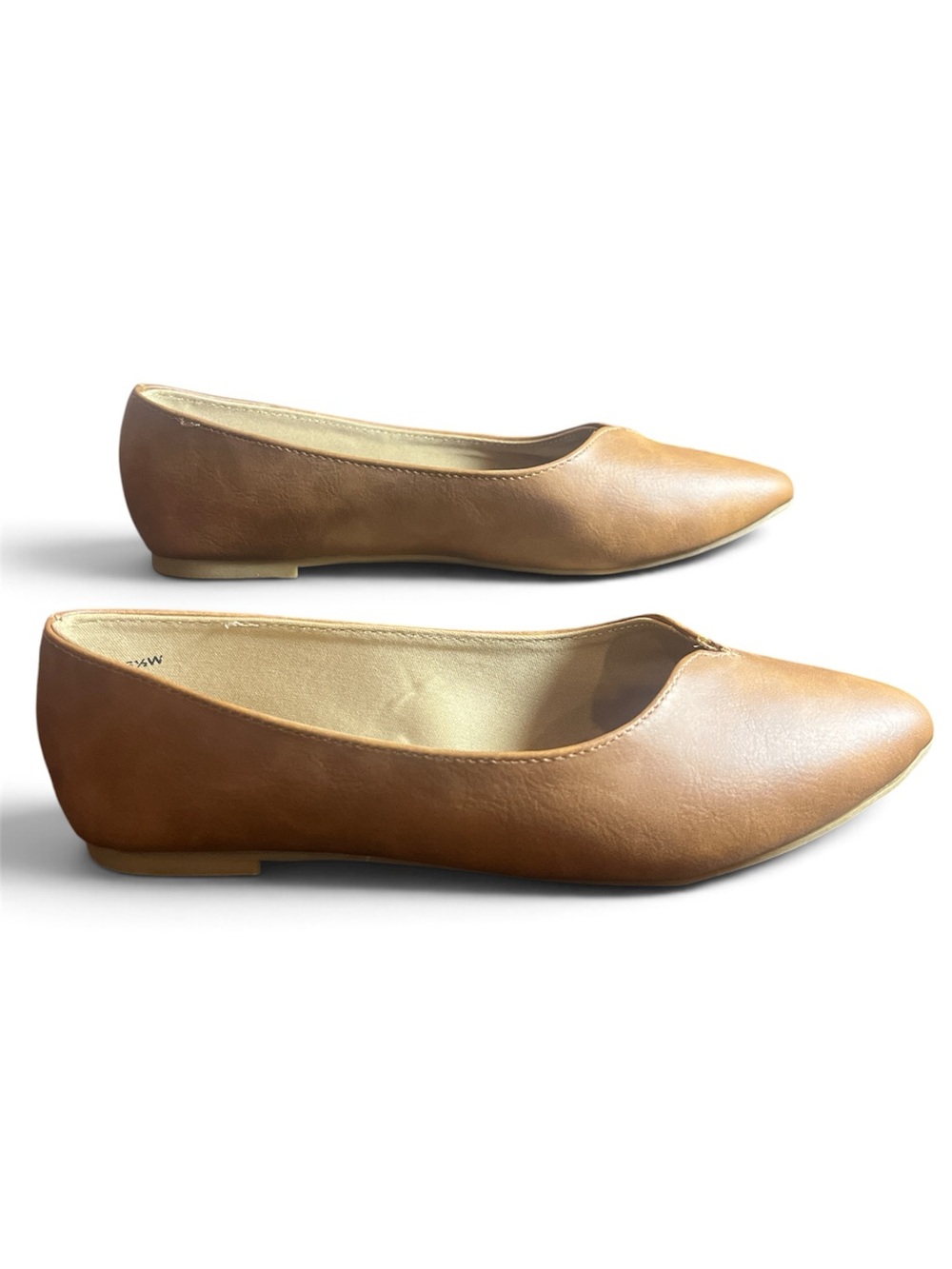 Jellypop Classic Women's Pointed Toe Ballet Flats in Camel sz 6 1/2W
